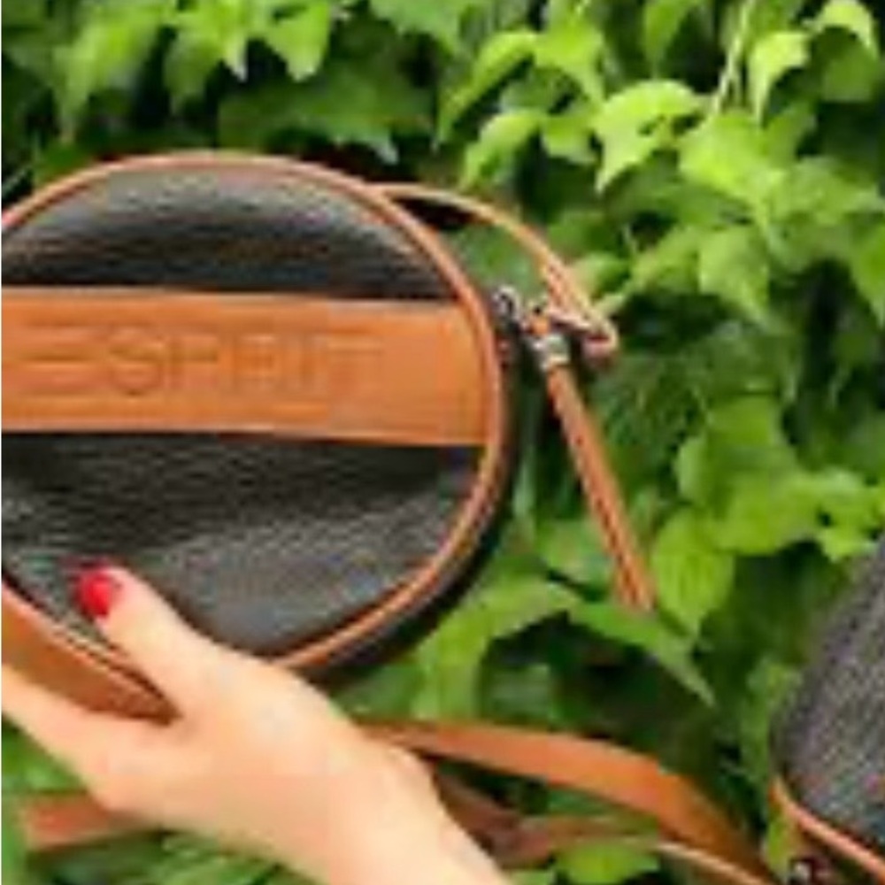 ISO ESPRIT black round crossbody purse